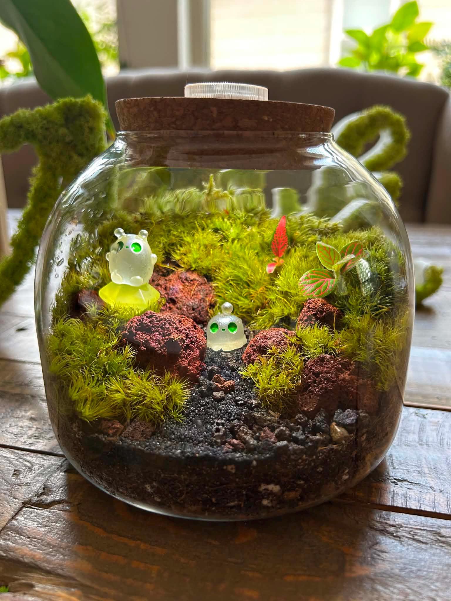 5x5" Glow-in-the-Dark Alien Moss Terrarium - Image 9